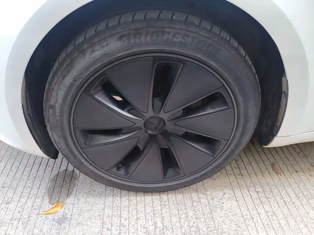 Tesla Model 3 — миниатюра 23