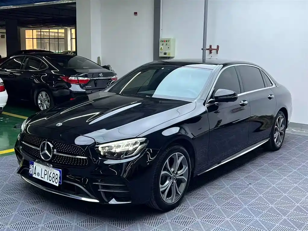 Mercedes-Benz E-Class 2022