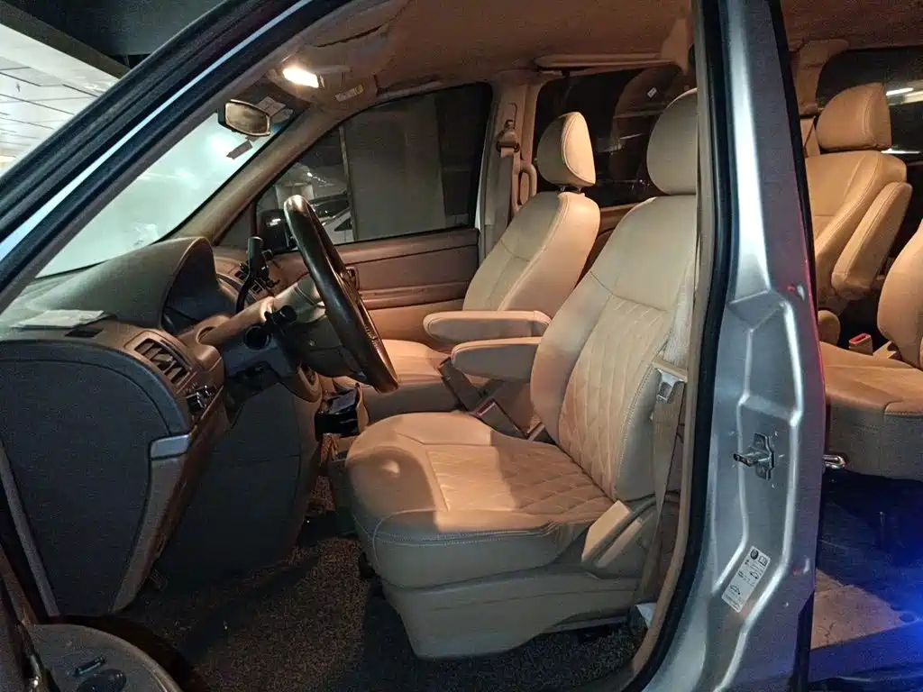 Buick GL8 — миниатюра 8