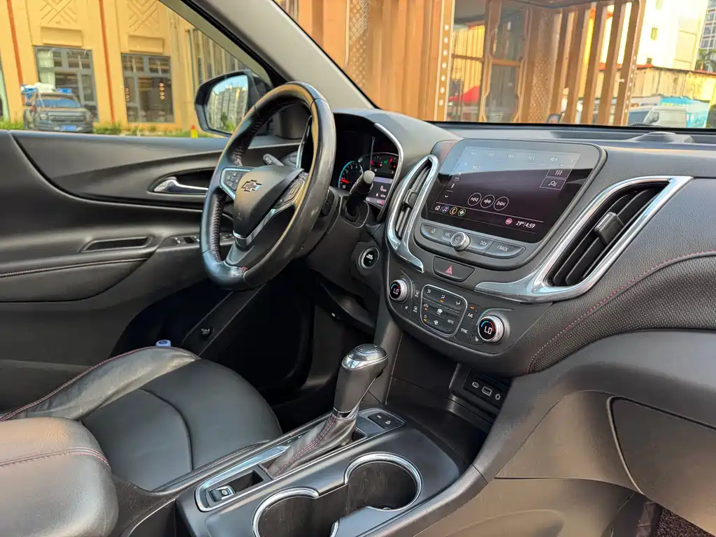 Chevrolet Equinox — миниатюра 12