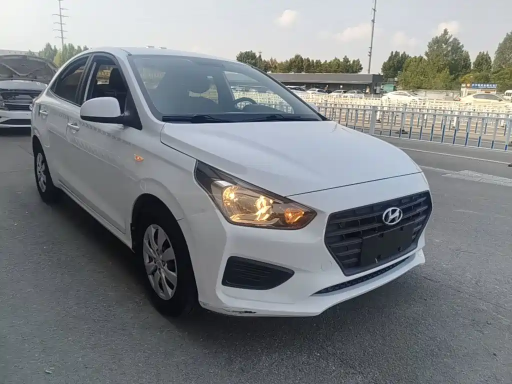 Hyundai Verna — миниатюра 4