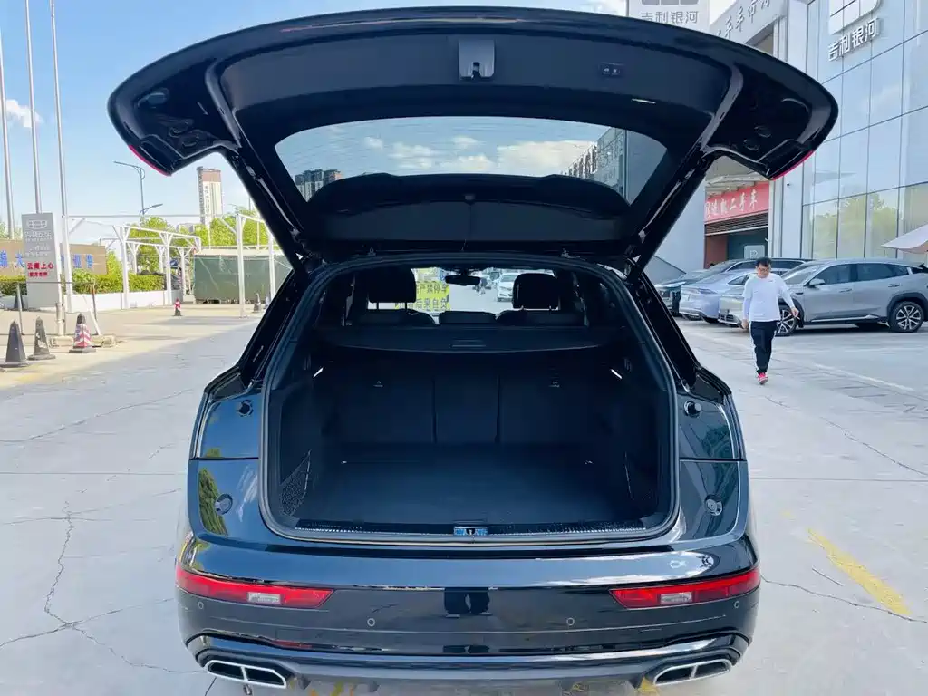 Audi Q5L 2024 40 TFSI Luxury