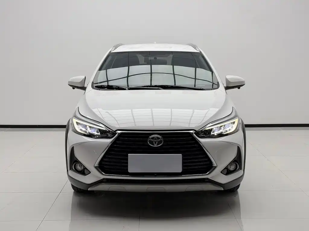 Toyota Yaris L — миниатюра 2