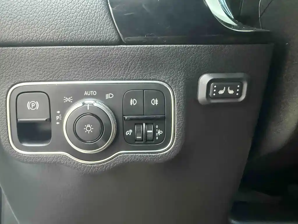 Mercedes-Benz GLA — миниатюра 9