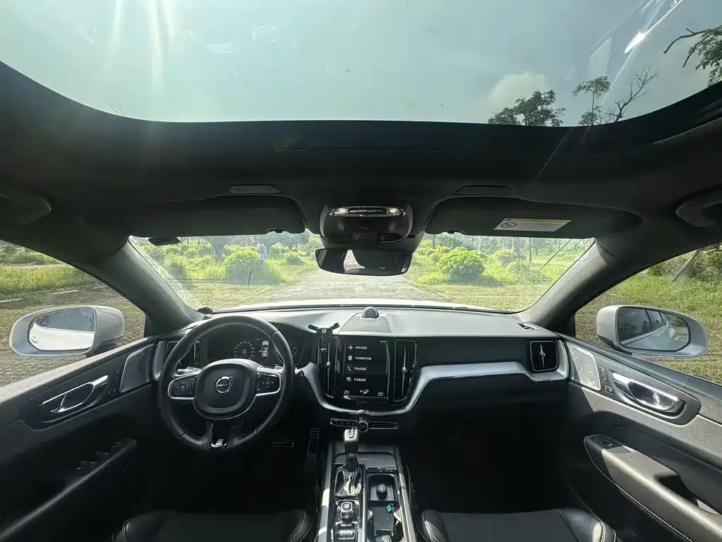 Volvo XC60 — миниатюра 6