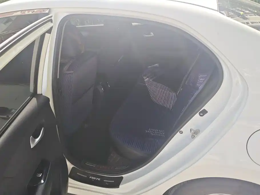 Kia Forte — миниатюра 11
