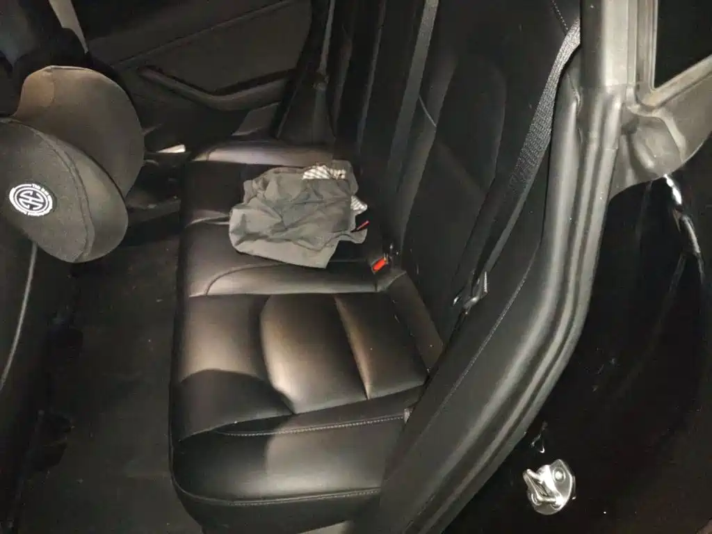 Tesla Model 3 — миниатюра 18