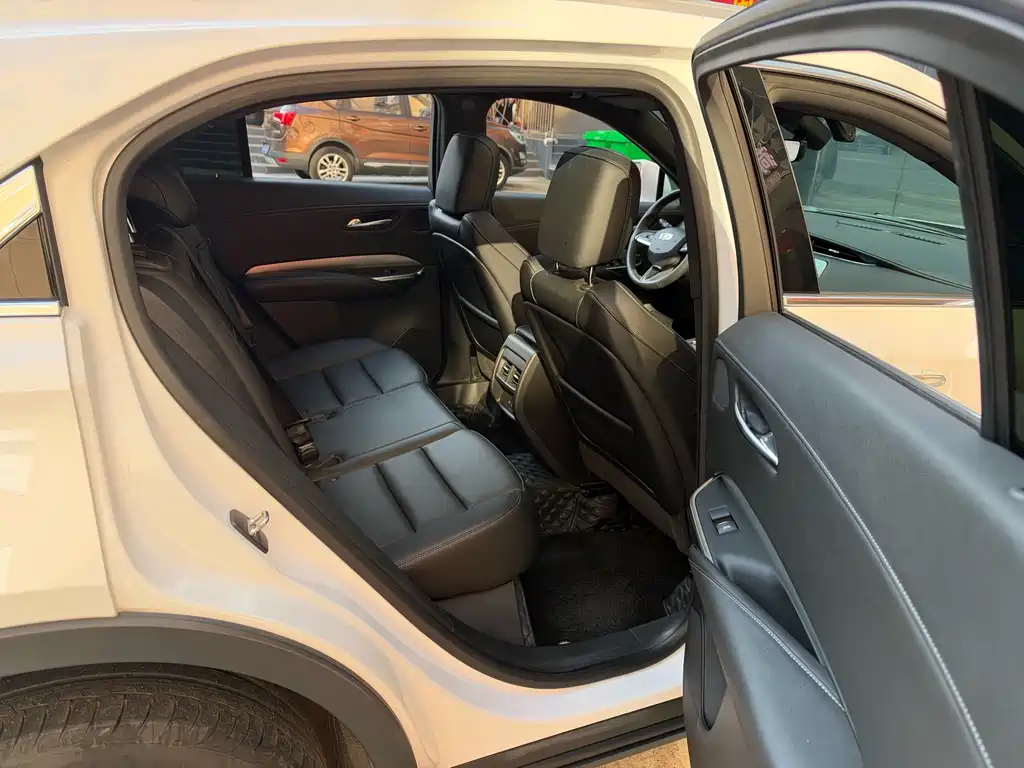 Cadillac XT4 — миниатюра 10