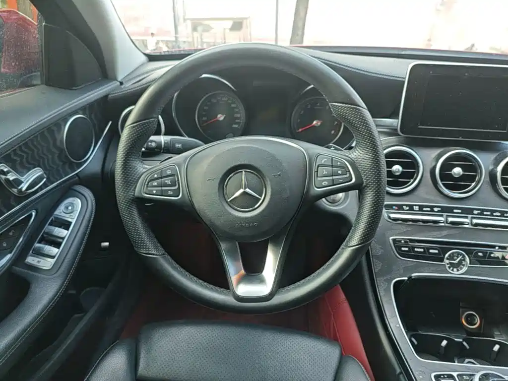 Mercedes-Benz C-Class — миниатюра 11