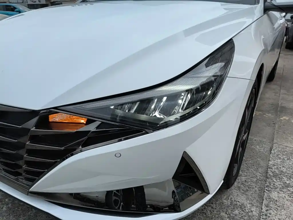 Hyundai Elantra — миниатюра 24