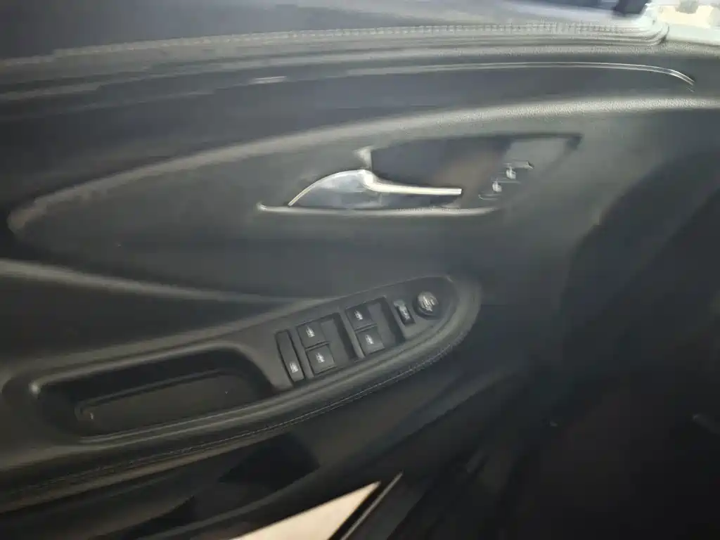 Buick Envision Plus — миниатюра 5