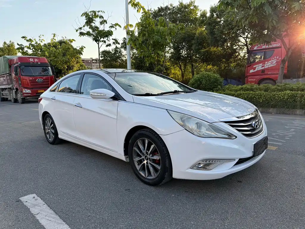 Hyundai Sonata — миниатюра 3