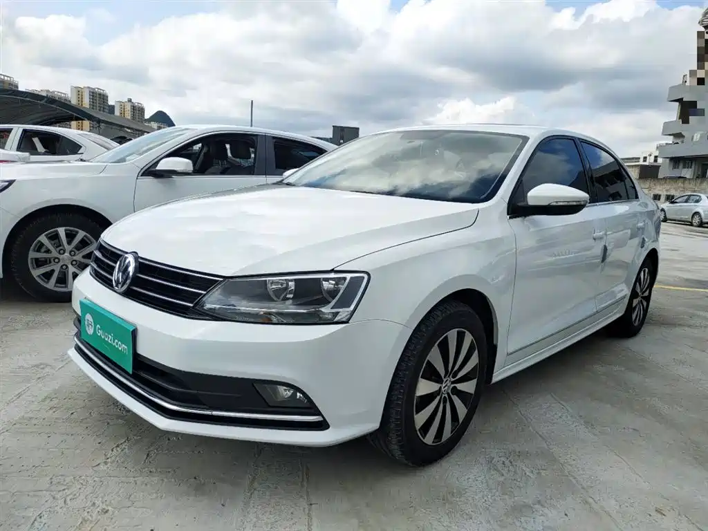 Volkswagen Sagitar 2017