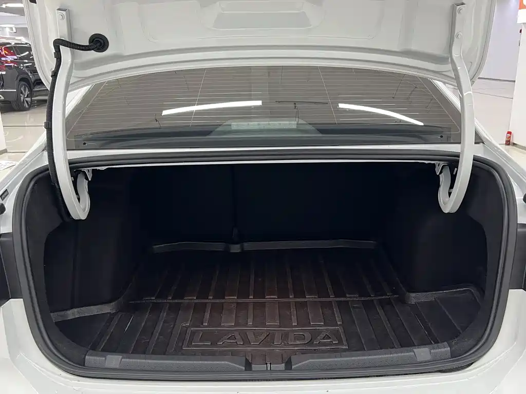 Volkswagen Lavida — миниатюра 14