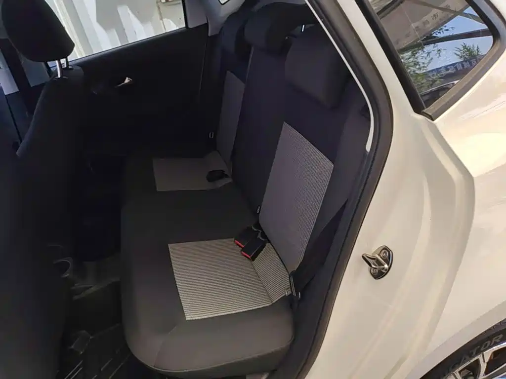 Volkswagen Polo — миниатюра 13