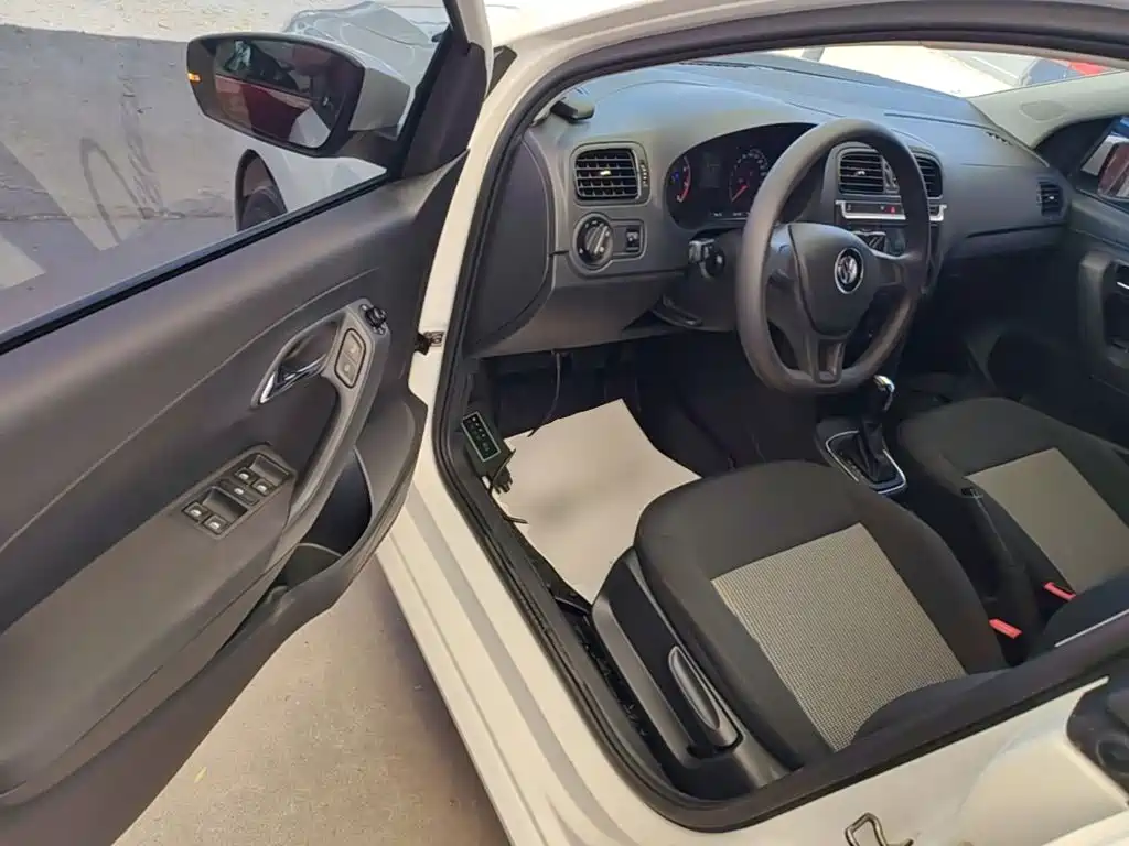 Volkswagen Polo — миниатюра 12