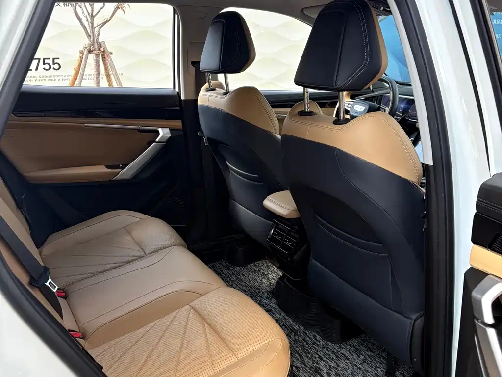Geely Boyue L — миниатюра 8