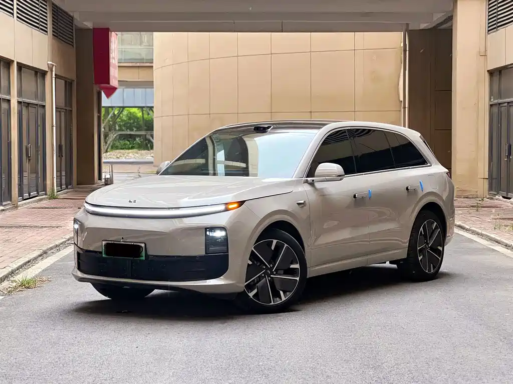 Li Auto Li L6 2025