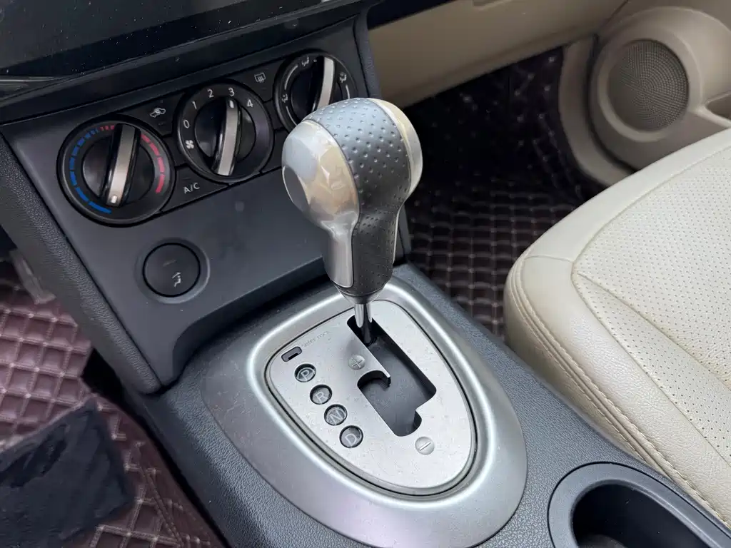 Nissan Qashqai — миниатюра 10