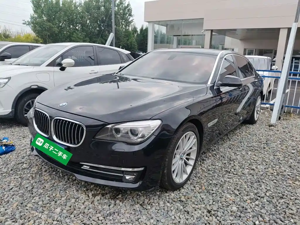 BMW 7 Series — миниатюра 2