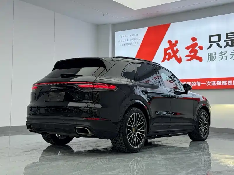 Porsche Cayenne — миниатюра 10
