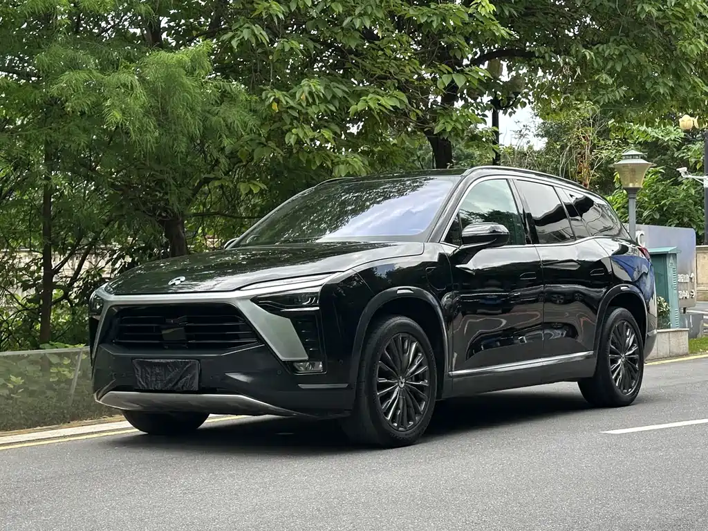 NIO ES8