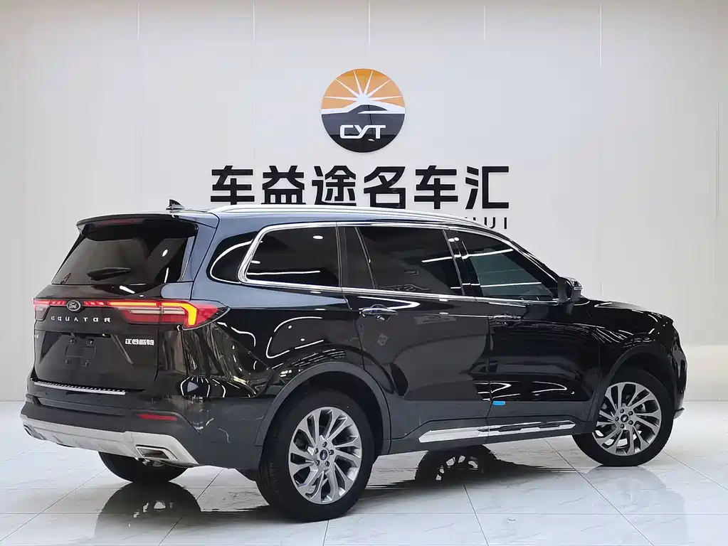 Ford Equator 2023 EcoBoost 225 7 мест(2/2/3)
