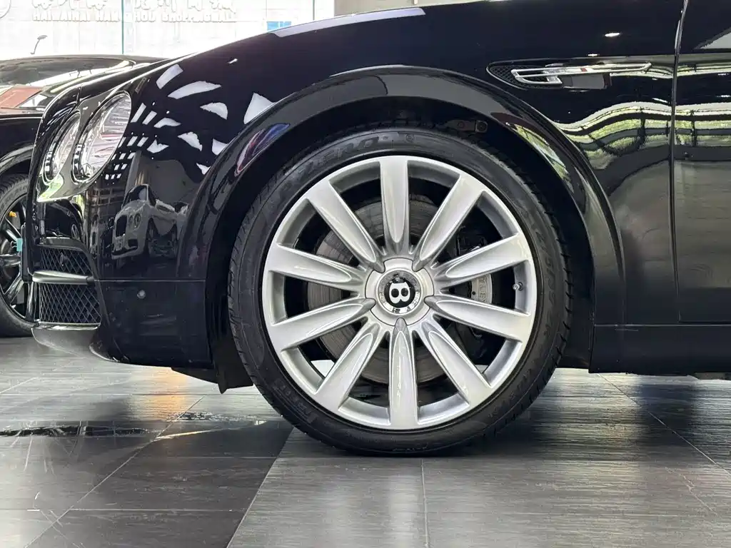 Bentley Flying Spur — миниатюра 17