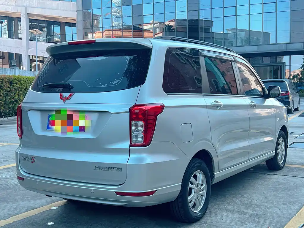 Wuling Hongguang — миниатюра 4