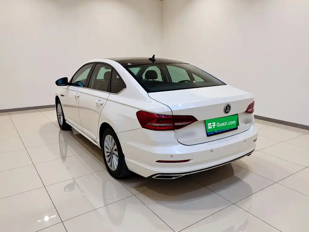 Volkswagen Lavida — миниатюра 4