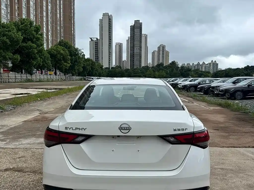 Nissan Sylphy — миниатюра 8