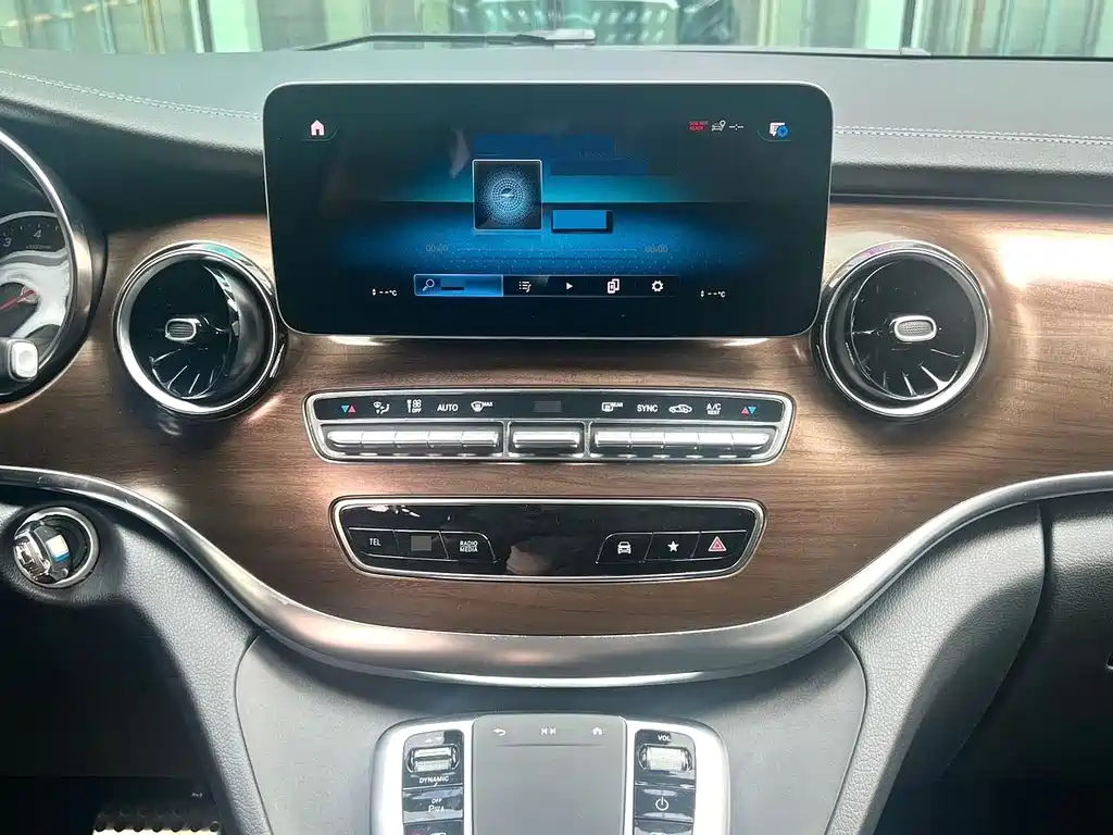 Mercedes-Benz V-Class — миниатюра 5