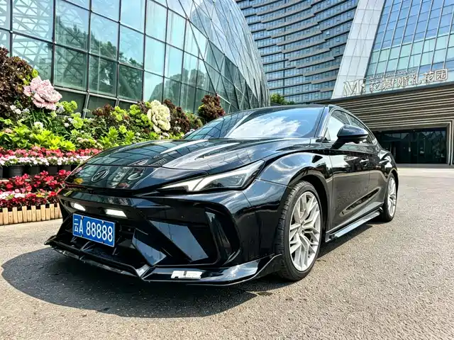 2025 MG MG7