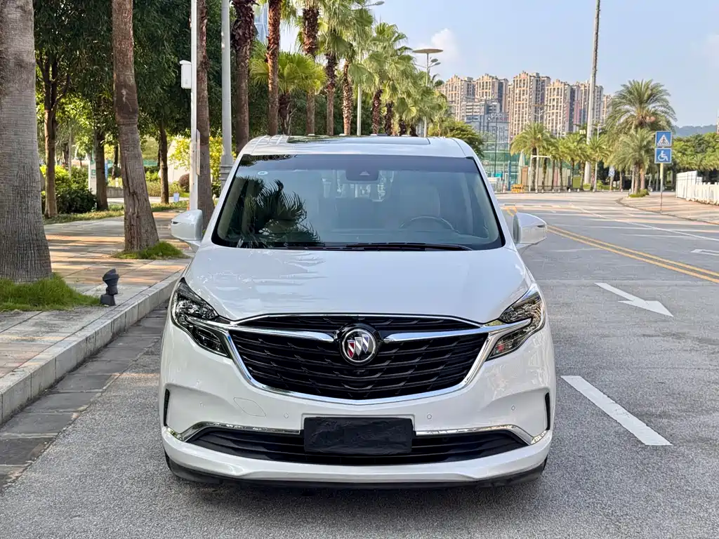 BUICK  GL8