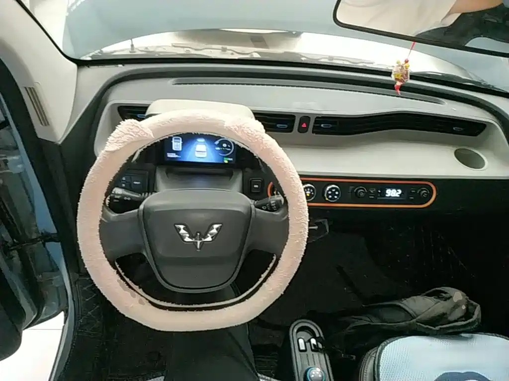 Wuling MINIEV — миниатюра 10