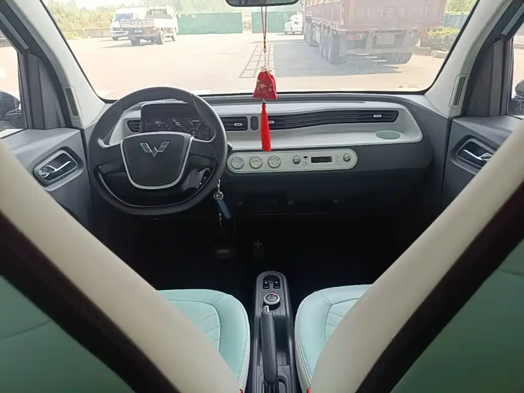 Wuling MINIEV — миниатюра 10