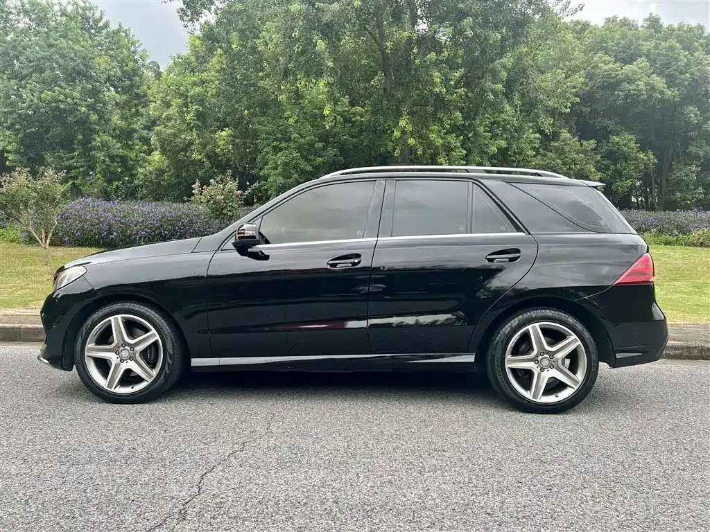 Mercedes-Benz GLE (Import) — миниатюра 7