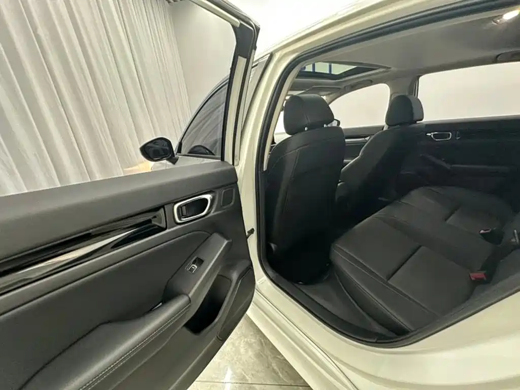 Honda Civic — миниатюра 8