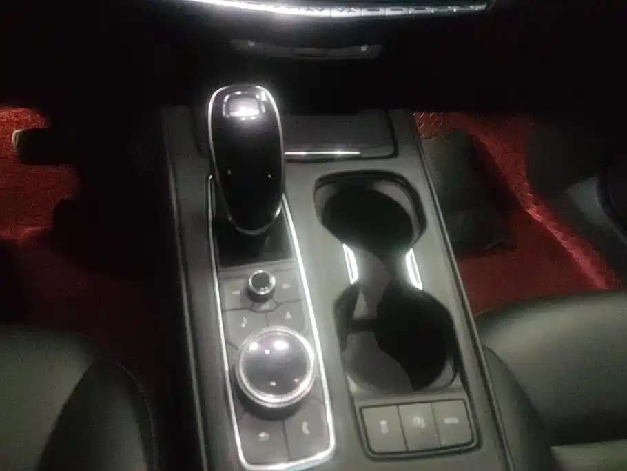 Cadillac XT4 — миниатюра 16