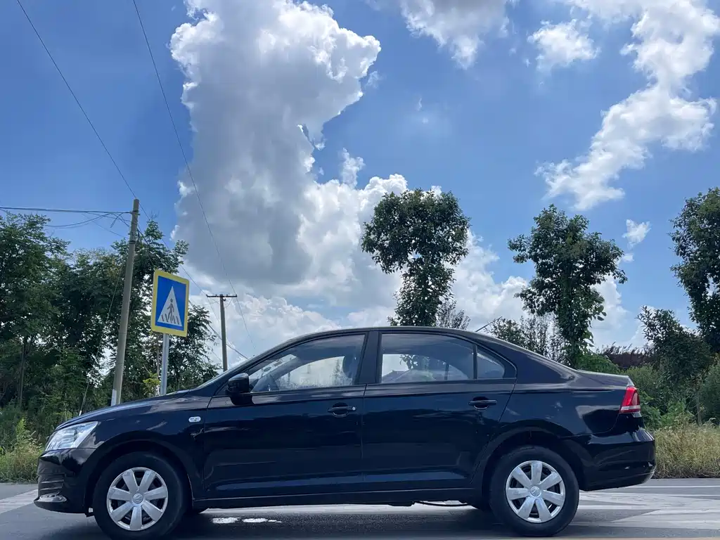 Volkswagen Santana — миниатюра 4