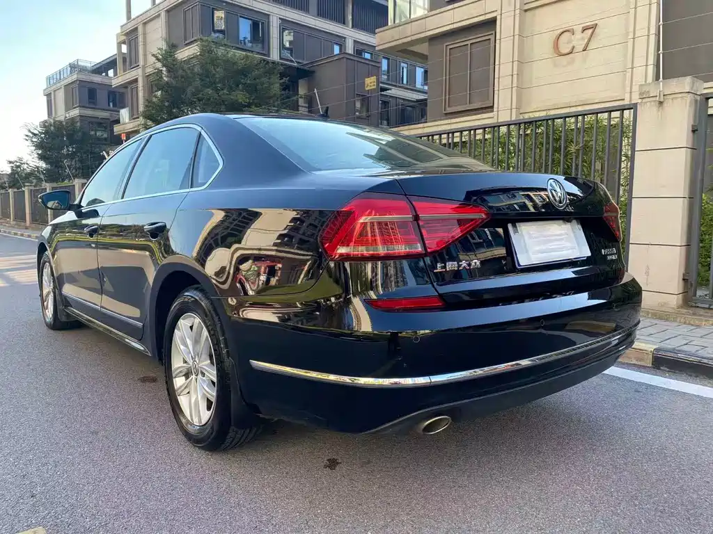 Volkswagen Passat — миниатюра 7