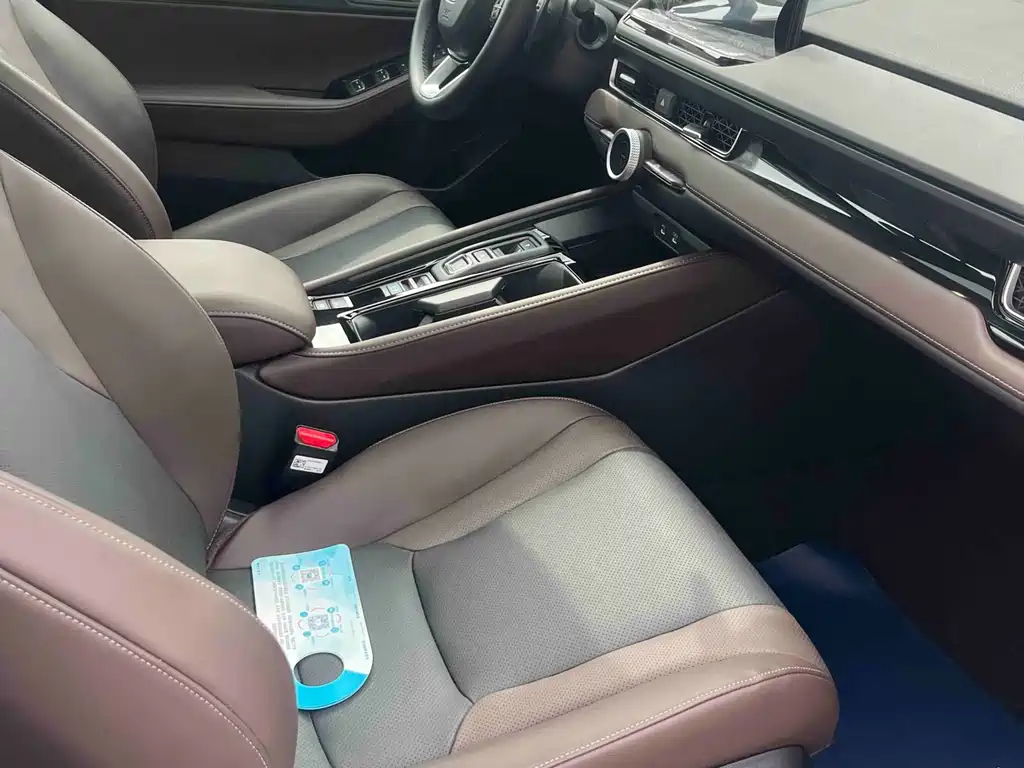 Honda Inspire PHEV — миниатюра 13