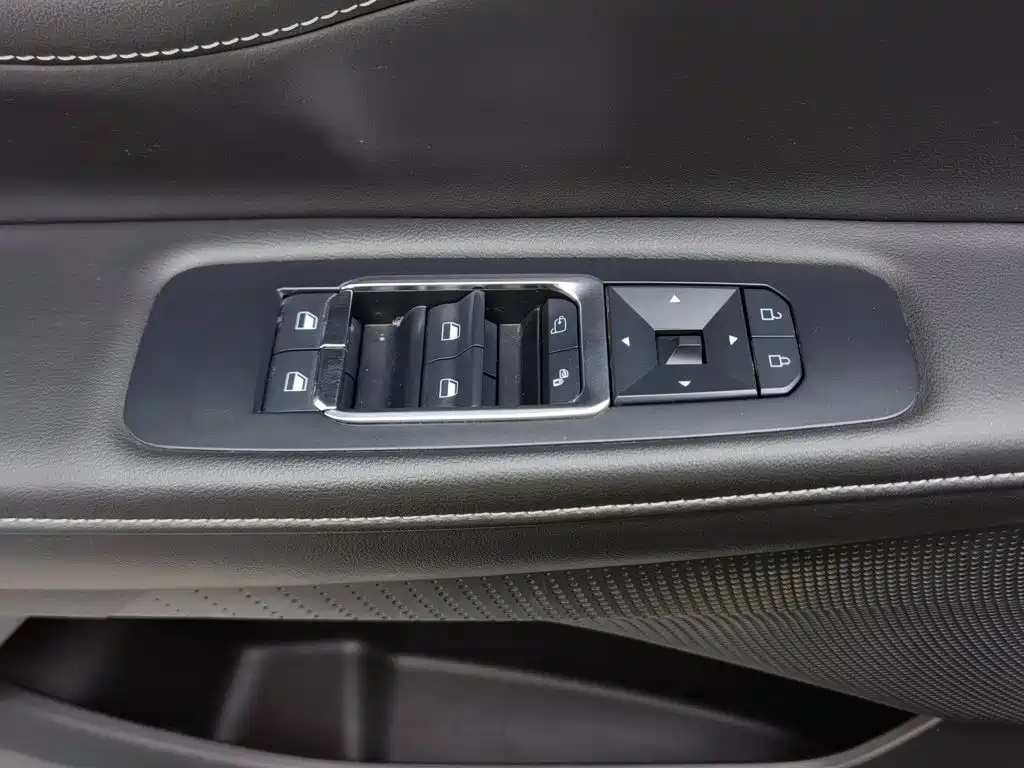 Ford Edge — миниатюра 9
