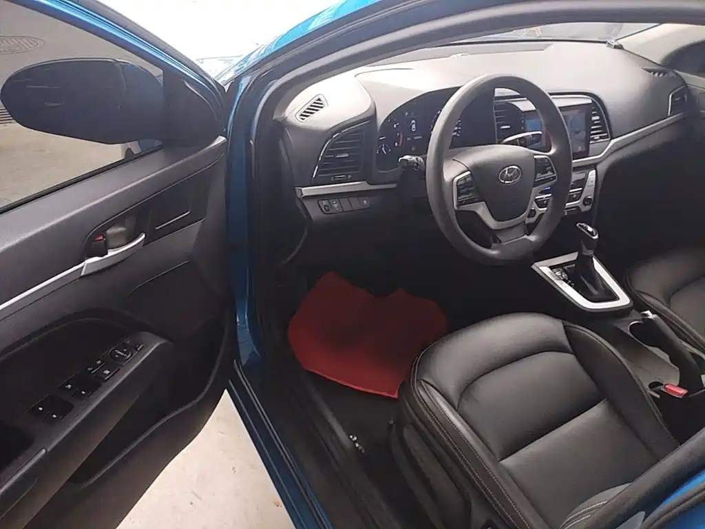 Hyundai Elantra — миниатюра 16