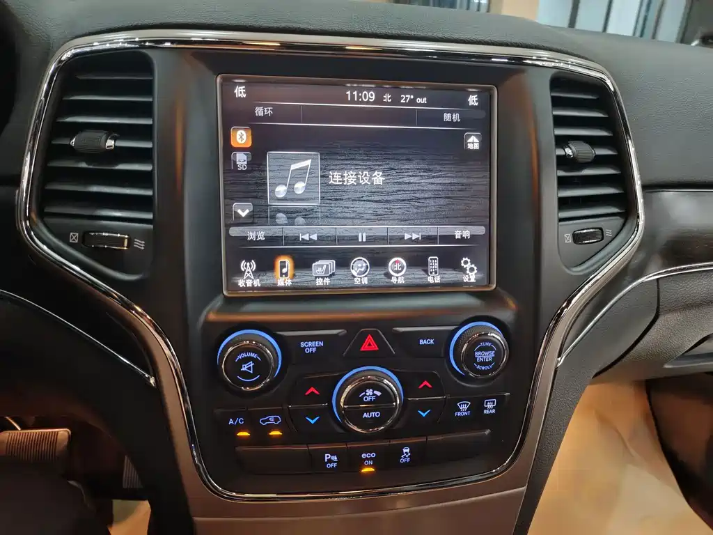 Jeep Grand Cherokee (Import) — миниатюра 9