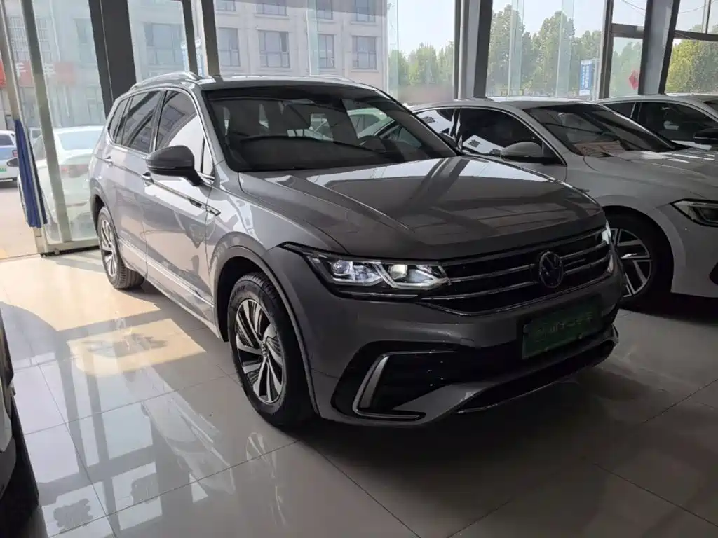 Volkswagen Tiguan L PHEV — миниатюра 4