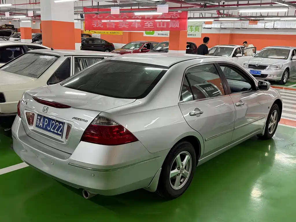 Honda Accord — миниатюра 6