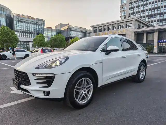 PORSCHE MACAN 2017