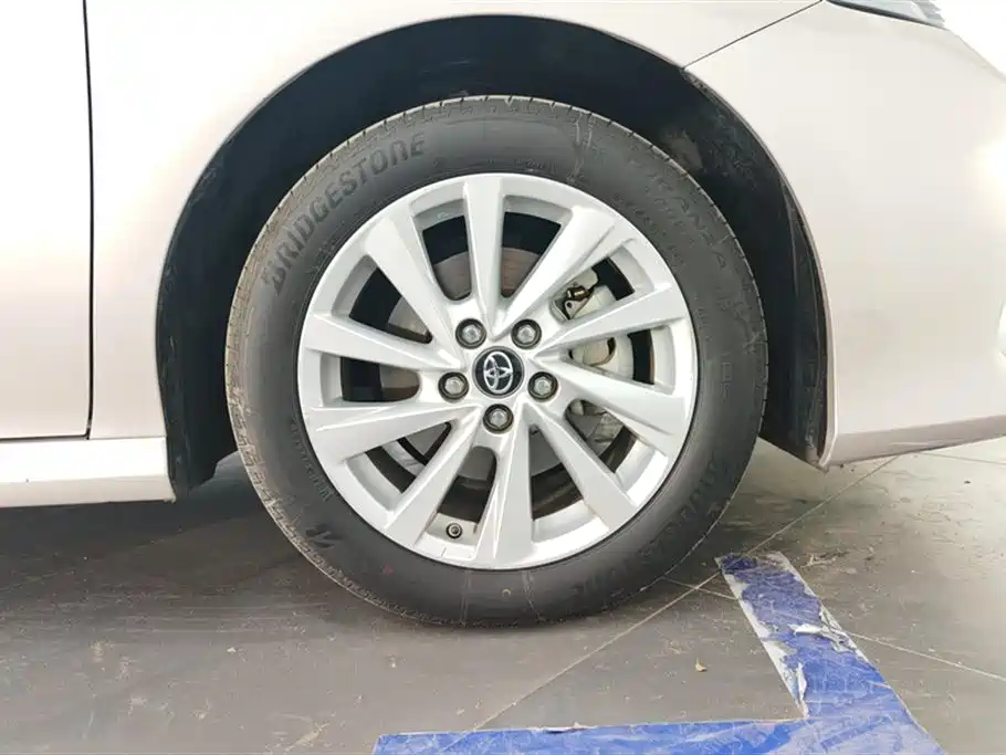 Toyota Camry 2021 2.0G Luxury