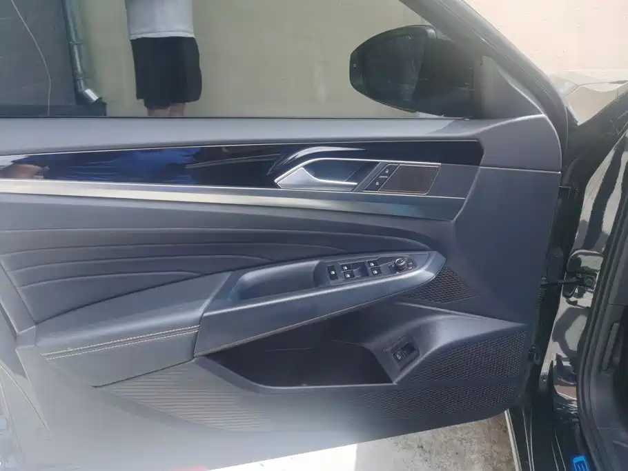 Volkswagen Passat 2025 380TSI